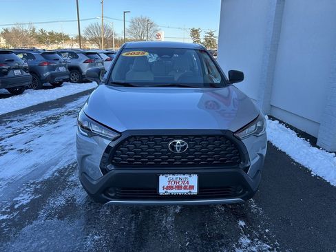 Used 2025 Toyota Corolla Cross L image 3