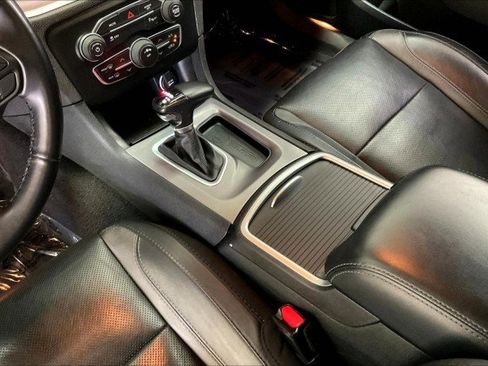 Used 2022 Dodge Charger SXT w/ Leather Interior Group image 17
