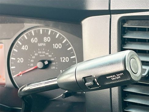 Used 2021 Nissan NV 2500 SV image 16