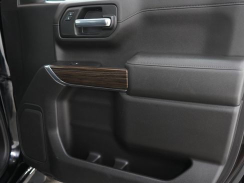 Used 2020 Chevrolet Silverado 1500 RST w/ True North Edition AWD/4WD image 9