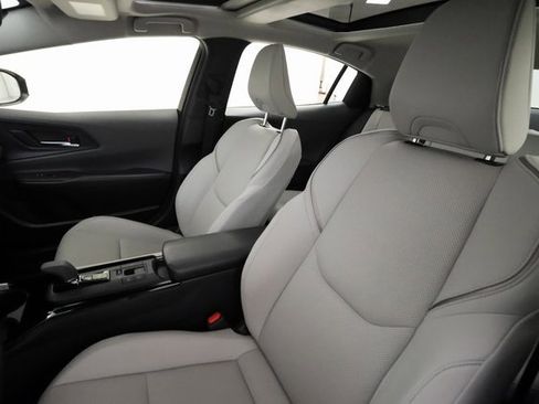 Used 2024 Toyota Prius XLE image 11