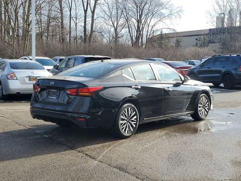 Used 2023 Nissan Altima 2.5 SV image 4