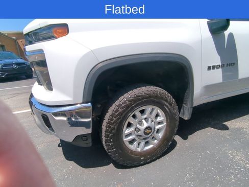 Used 2024 Chevrolet Silverado 2500 LT w/ Convenience Package AWD/4WD image 3