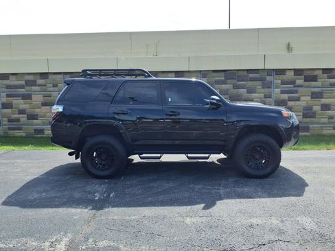Used 2023 Toyota 4Runner TRD Off-Road Premium w/ Off Road Premium Plus Package AWD/4WD image 11