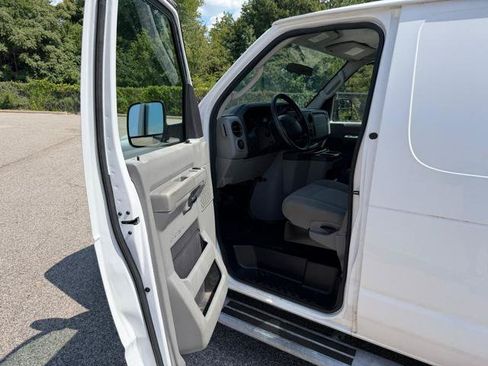 Used 2013 Ford E-250 and Econoline 250 w/ PWR Group RWD image 26