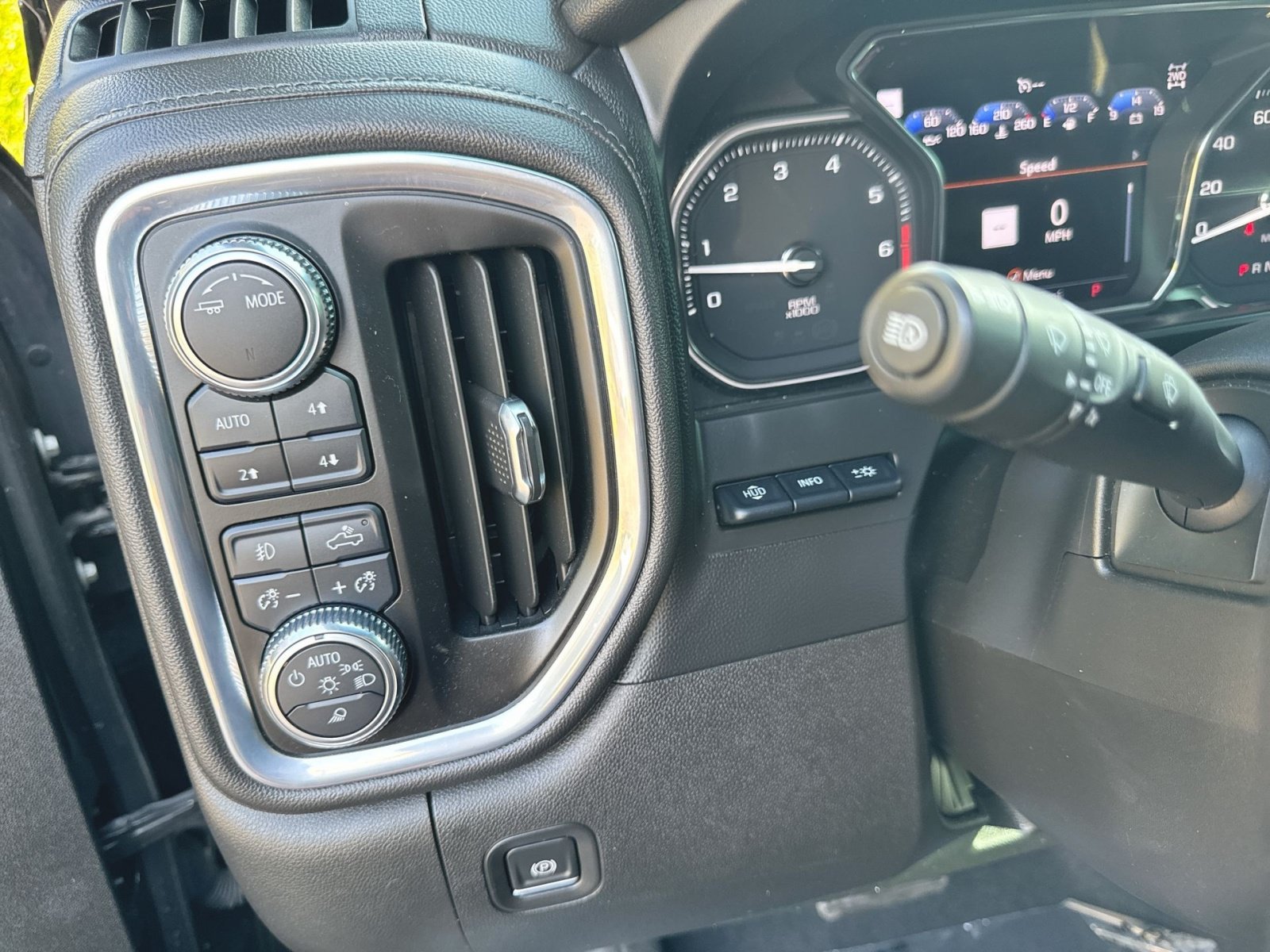 Used 2021 GMC Sierra 2500 Denali w/ Denali Ultimate Package AWD/4WD image 27