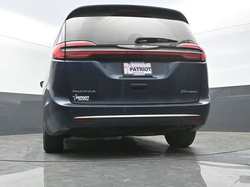 Used 2024 Chrysler Pacifica Select image 40