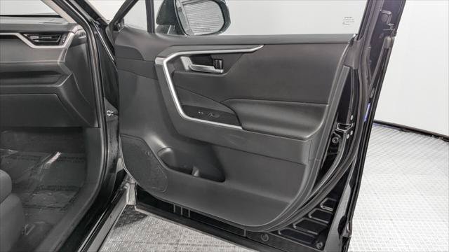 Used 2019 Toyota RAV4 XLE FWD image 22