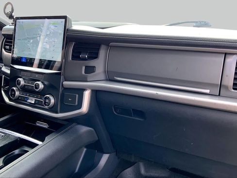 Certified 2022 Ford Expedition Max XLT RWD image 19