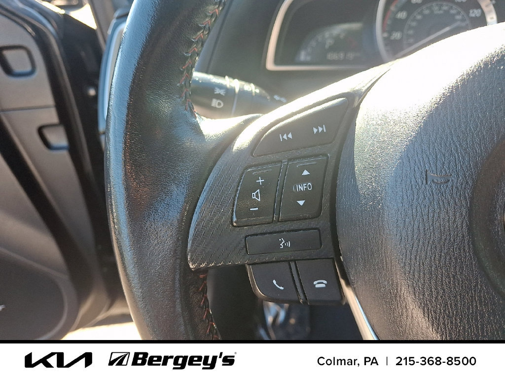 Used 2016 MAZDA MAZDA3 i Touring w/ Popular Equipment Package FWD image 23