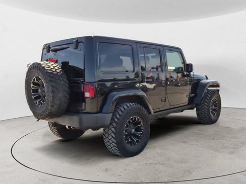 Used 2017 Jeep Wrangler Unlimited Rubicon w/ Connectivity Group AWD/4WD image 5