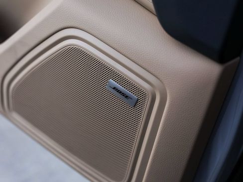 Certified 2024 Porsche Macan AWD/4WD image 27