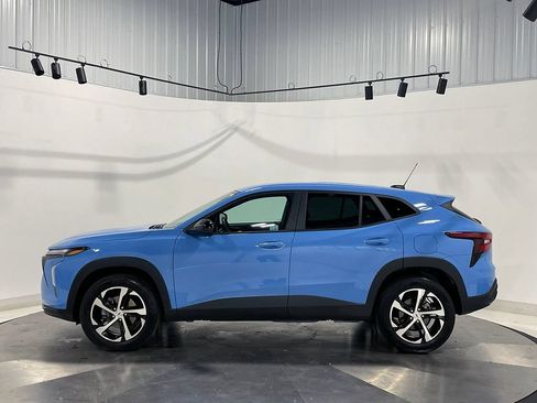 Used 2024 Chevrolet Trax RS FWD image 14