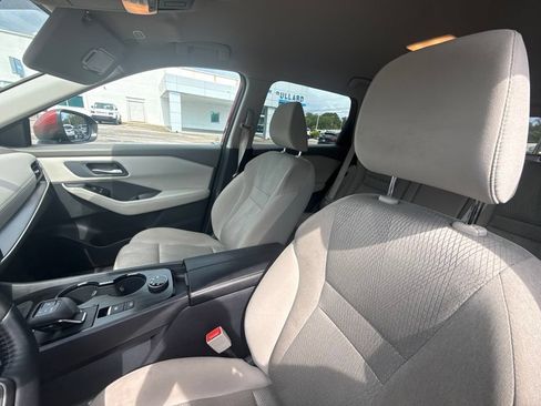 Used 2025 Nissan Rogue SV AWD/4WD image 8