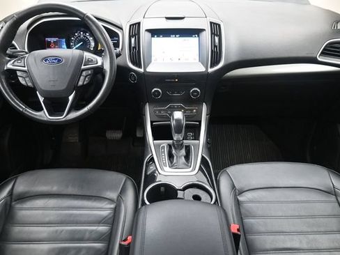 Used 2017 Ford Edge SEL w/ Equipment Group 201A AWD/4WD image 21