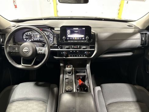 Used 2025 Nissan Pathfinder SV AWD/4WD image 10