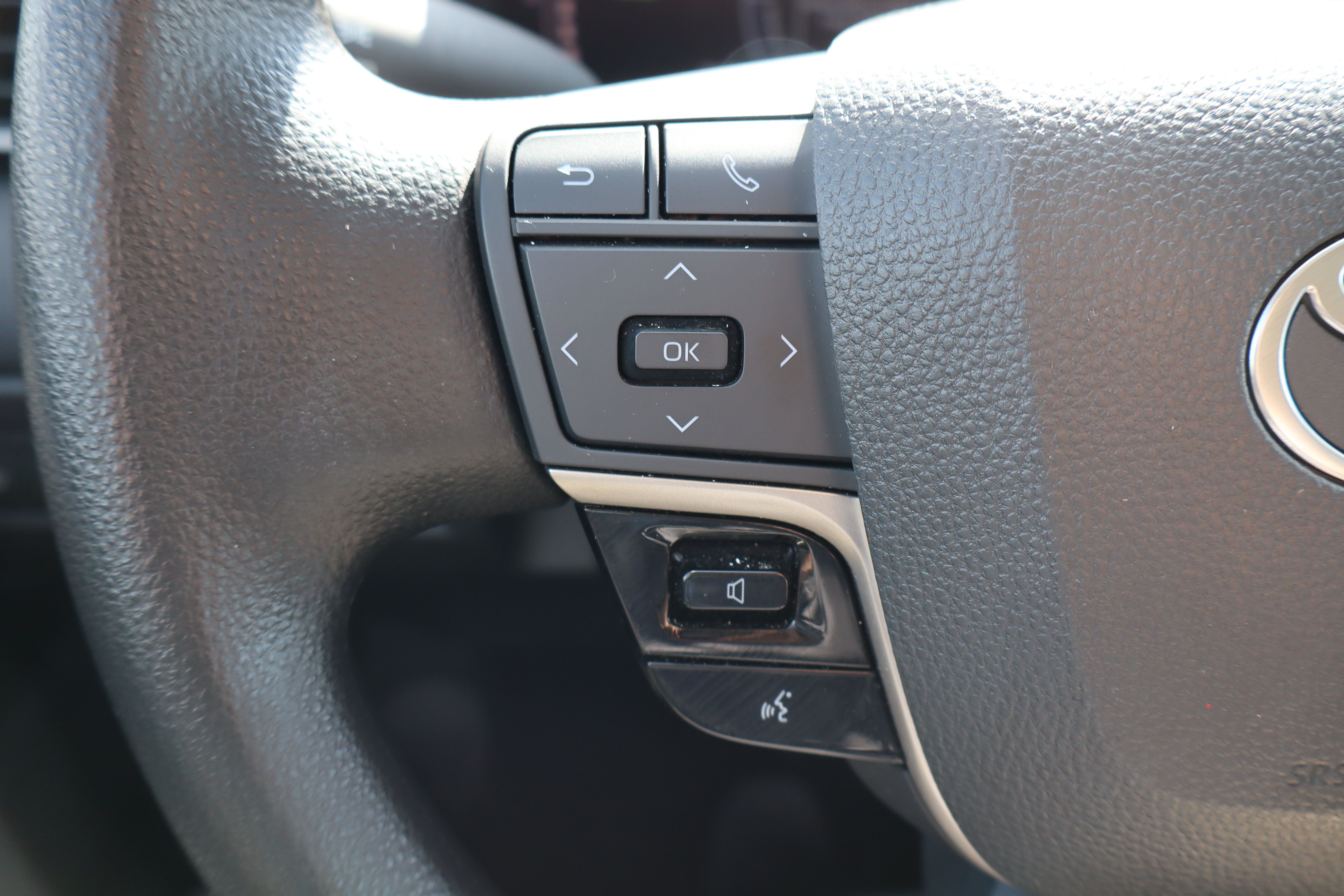 Used 2025 Toyota Camry LE FWD image 15