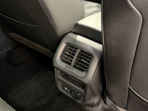 Used 2023 Volkswagen Tiguan SE FWD image 34