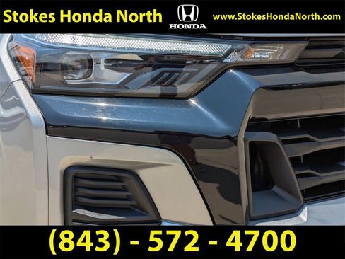 Used 2023 Chevrolet Colorado Z71 w/ Z71 Convenience Package 2 image 8