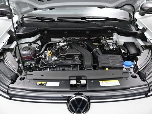 New 2026 Volkswagen Taos SE image 15