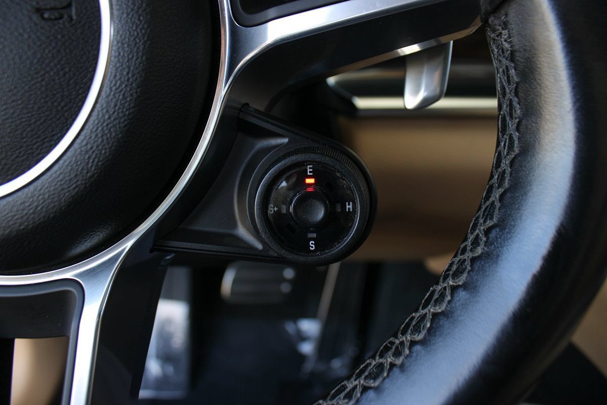 Used 2020 Porsche Panamera 4 E-Hybrid AWD/4WD image 42
