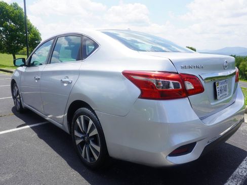 Used 2019 Nissan Sentra SV w/ Special Edition Package FWD image 5