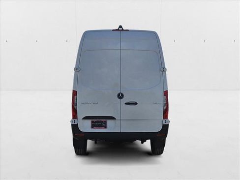Used 2025 Mercedes-Benz Sprinter 2500 image 7