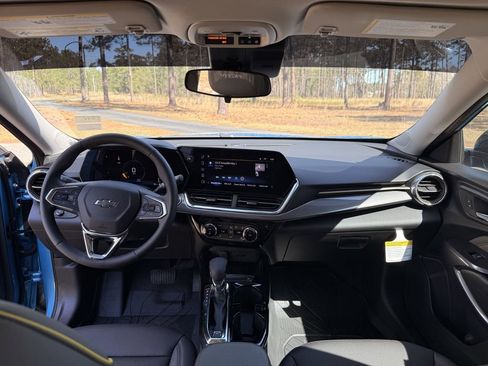New 2026 Chevrolet Trax ACTIV w/ Driver Confidence Package FWD image 16