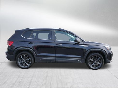 Used 2022 Volkswagen Taos SE AWD/4WD image 8