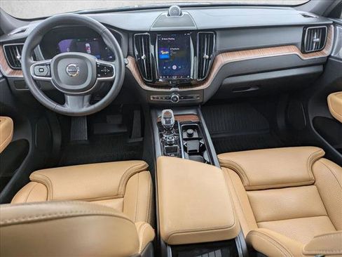 Used 2023 Volvo XC60 B5 Ultimate image 17