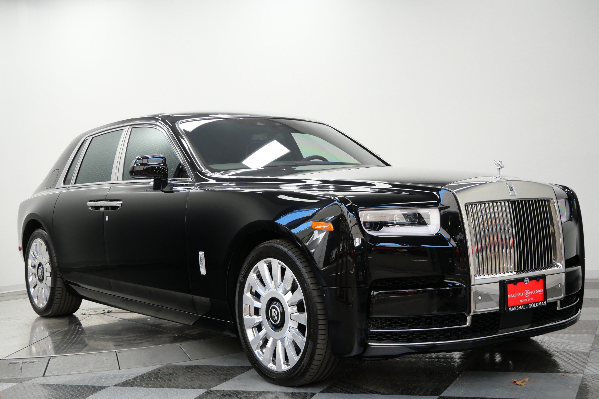 Used 2019 Rolls-Royce Phantom Sedan RWD image 3