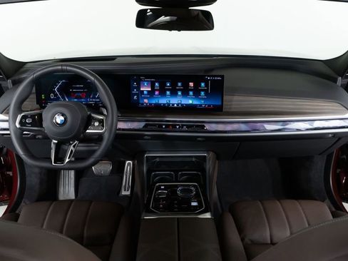 Used 2025 BMW 760i xDrive w/ Executive Package AWD/4WD image 29