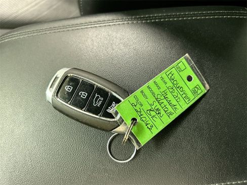 Used 2020 Hyundai Santa Fe Limited w/ Cargo Package image 12