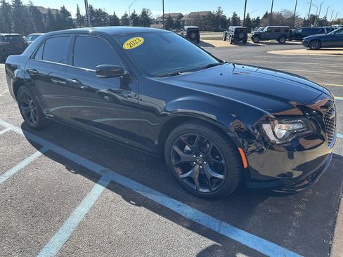 Used 2023 Chrysler 300 S w/ Comfort Group image 12