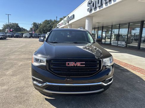 Used 2019 GMC Acadia SLT w/ LPO, Black Accent Package image 2