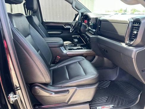 Used 2024 Chevrolet Silverado 1500 LT Trail Boss w/ Convenience Package II AWD/4WD image 34
