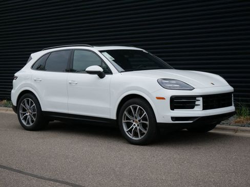 New 2025 Porsche Cayenne image 29