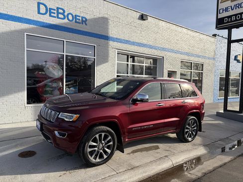Used 2017 Jeep Grand Cherokee Overland image 1