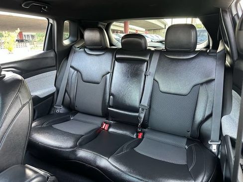 Used 2024 Jeep Compass Latitude AWD/4WD image 30