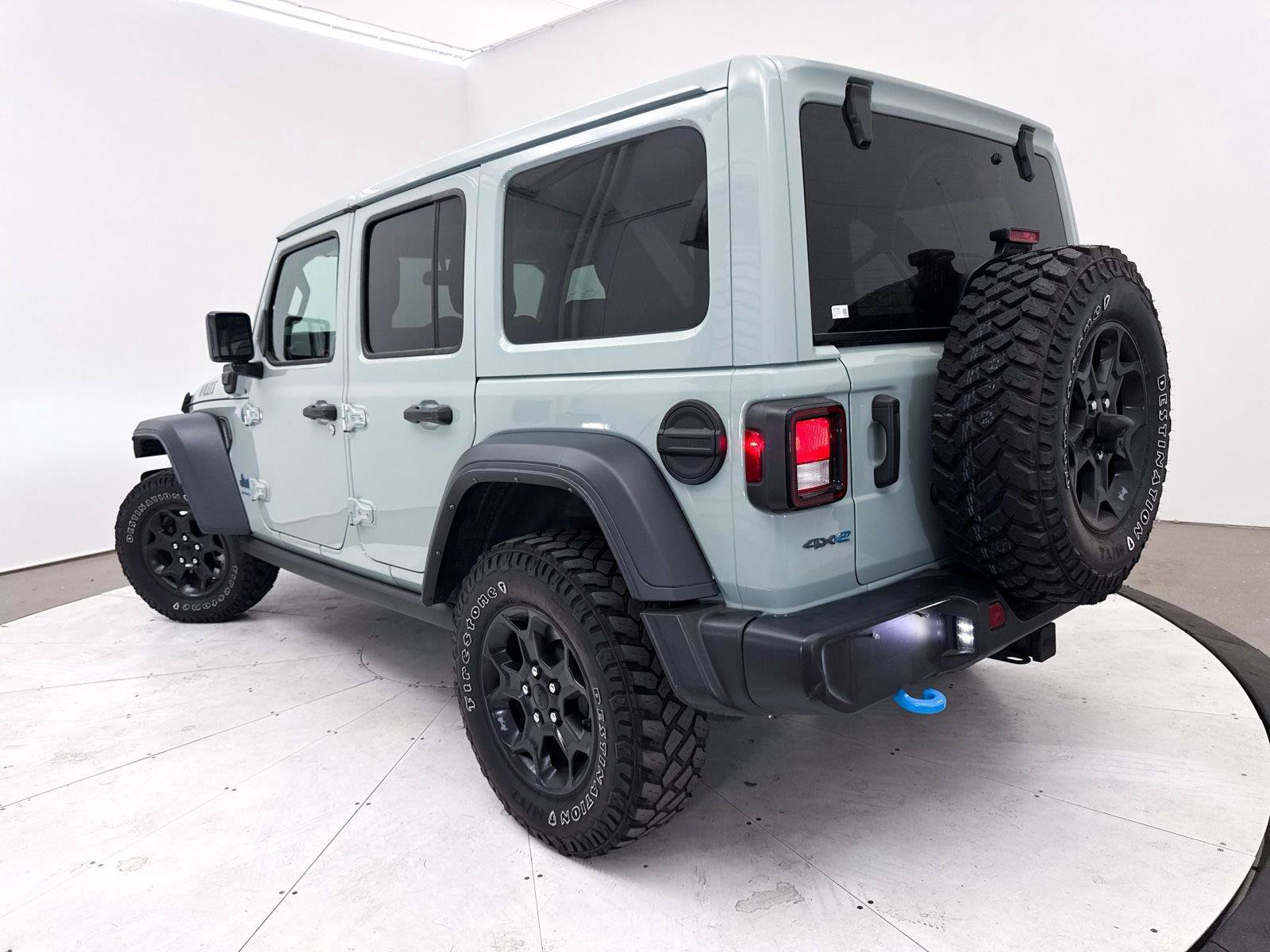 Used 2023 Jeep Wrangler Unlimited w/ Cold Weather Group AWD/4WD image 2
