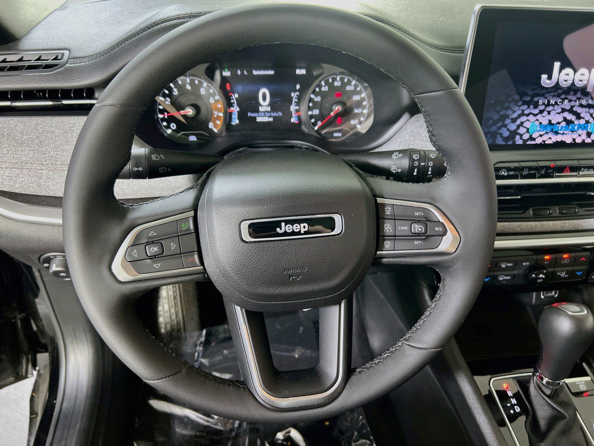 Used 2023 Jeep Compass Latitude w/ Sun and Sound Group AWD/4WD image 11