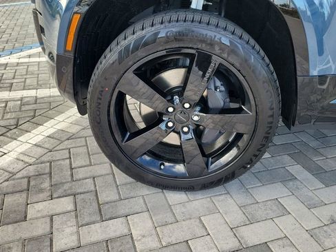 New 2026 Land Rover Defender 110 X-Dynamic SE image 12