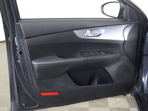 Used 2023 Kia Forte LXS w/ LXS Technology Package FWD image 21