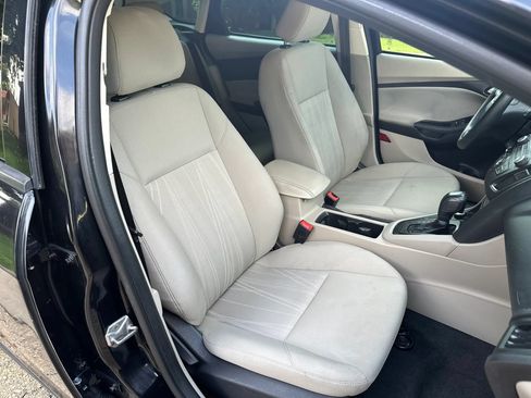 Used 2016 Ford Focus SE FWD image 12
