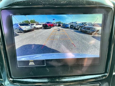 Used 2023 Chevrolet Traverse LT AWD/4WD image 23