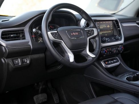 Used 2023 GMC Acadia SLT image 9