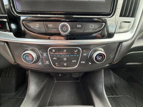 Used 2019 Chevrolet Traverse LT AWD/4WD image 24