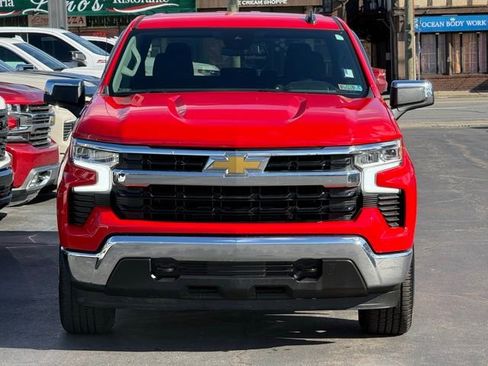 Used 2023 Chevrolet Silverado 1500 LT image 2