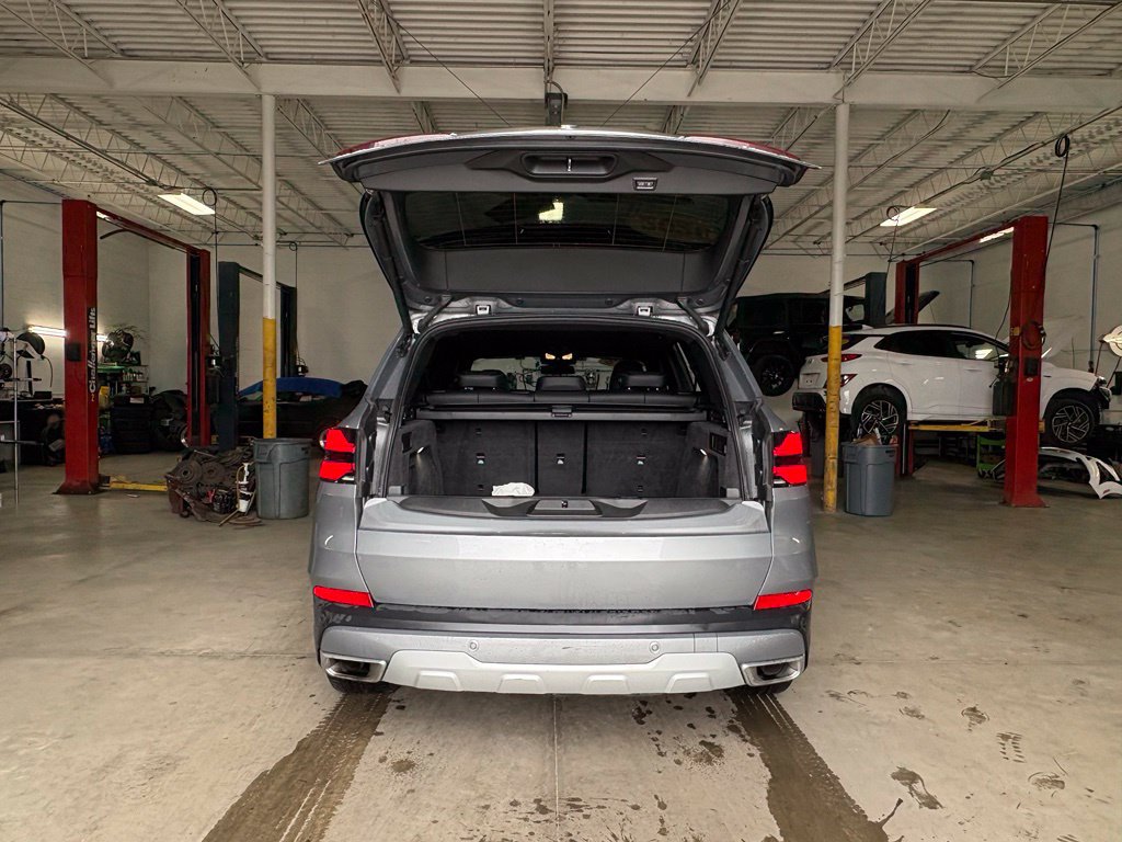 Used 2026 BMW X5 xDrive40i AWD/4WD image 16