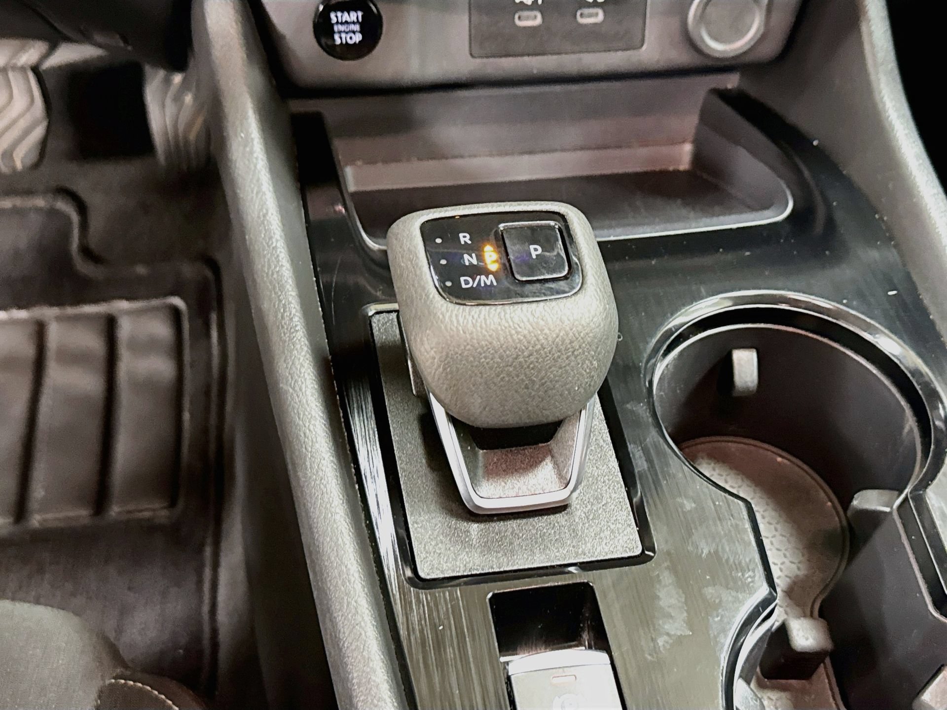 Used 2024 Nissan Rogue S AWD/4WD image 16